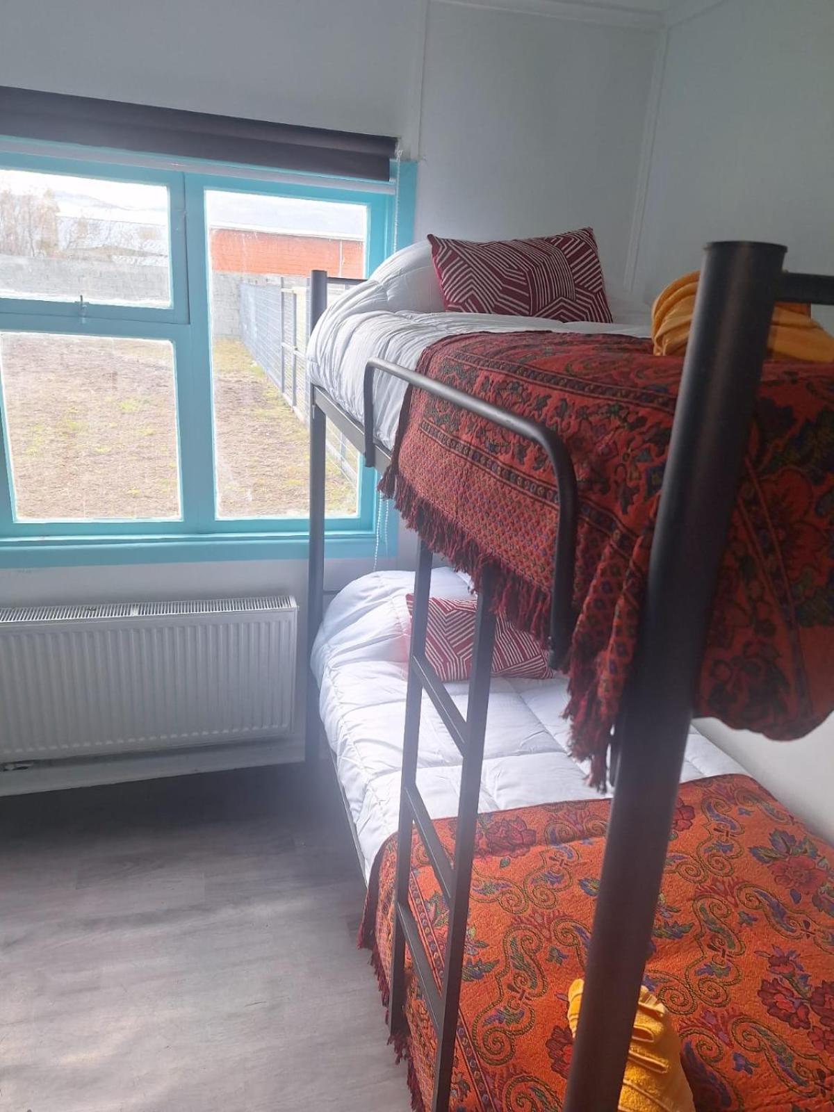 Hostel Kuntur Пуерто Наталес Екстериор снимка