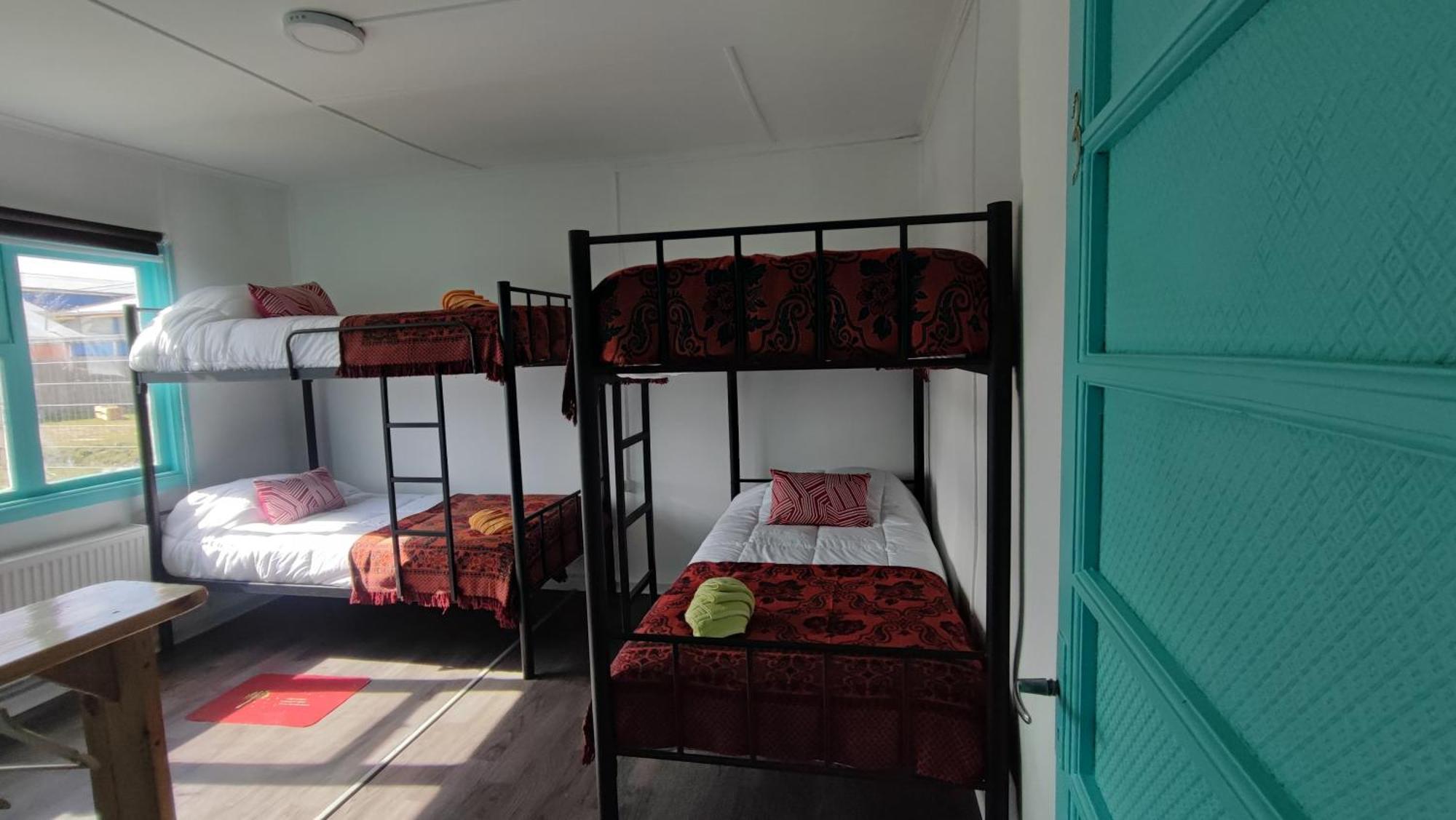 Hostel Kuntur Пуерто Наталес Екстериор снимка