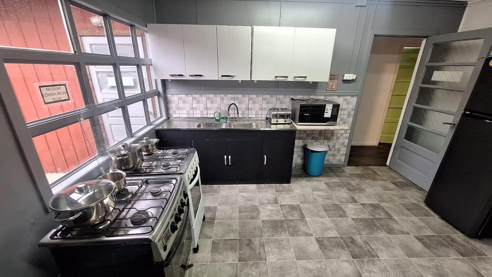 Hostel Kuntur Пуерто Наталес Екстериор снимка