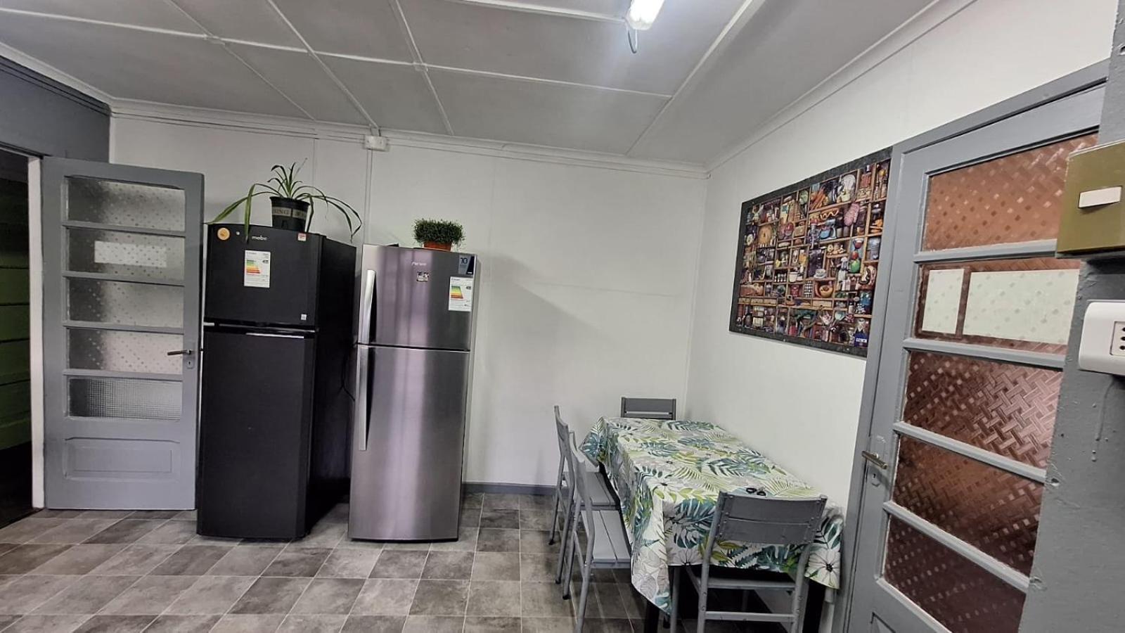 Hostel Kuntur Пуерто Наталес Екстериор снимка
