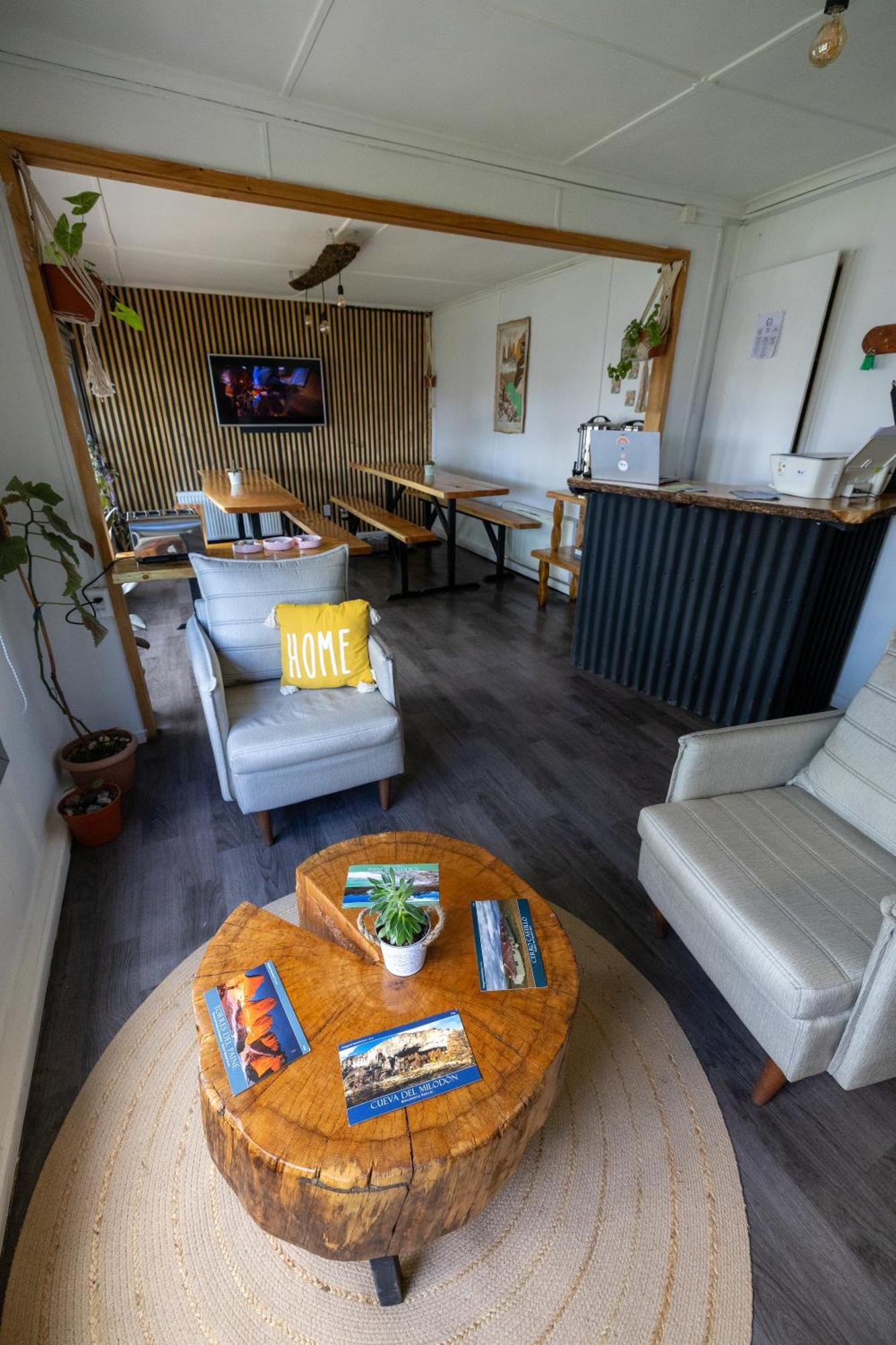 Hostel Kuntur Пуерто Наталес Екстериор снимка